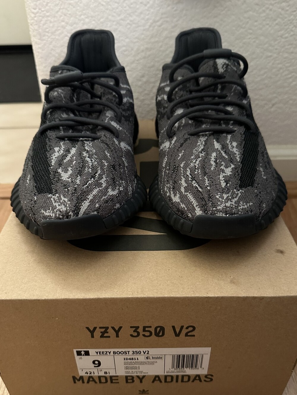Adidas Yeezy Boost 350 V2 — Black & Gray Patterned Knit